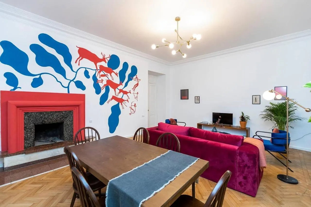 טביליסי ❂Light And Luxurious 2Br Home + Balcony In The City Center❂ 0*,  גאורגיה