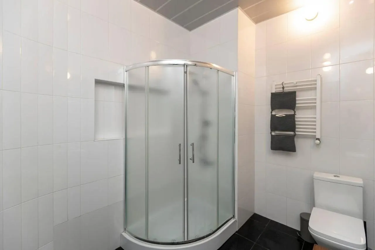 טביליסי ❂Light And Luxurious 2Br Home + Balcony In The City Center❂ גאורגיה